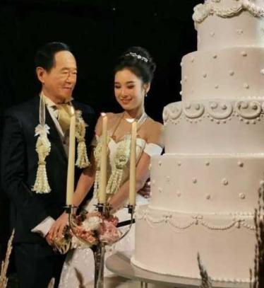 富翁砸2000萬(wàn)娶妻 70歲富翁大手筆迎娶芳齡20歲的嫩妻